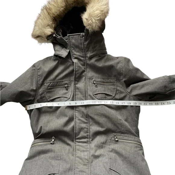 Aritzia TNA Verbier Gray Parka Jacket, size M - Picture 11 of 16